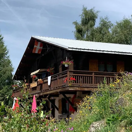 Vue Sur Les Pistes Aux Saisies 4