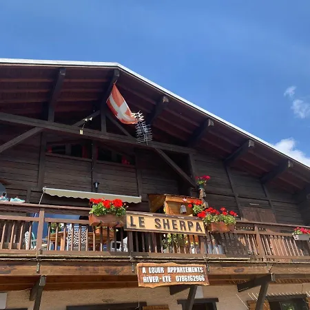 Vue Sur Les Pistes Aux Saisies 4 *